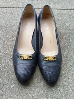 サルヴァトーレフェラガモ 25 ガンチーニ 　パンプス