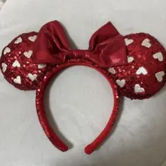 赤いハート模様のカチューシャ