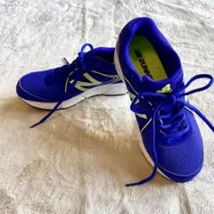 【美品未使用】ニューバランス 390 v2 ランニングシューズ　24cm