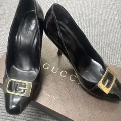 GUCCI エナメルパンプス