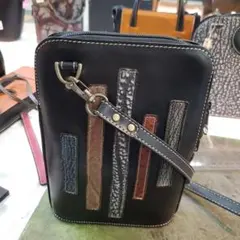 ポシェット、本革、筒がたデザインです。