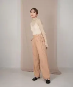 新品タグ付き Amiur nuance belt straight pantsのサムネイル