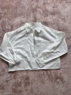 GU ホワイト クロップドシャツ Mサイズ 予備ボタン付き