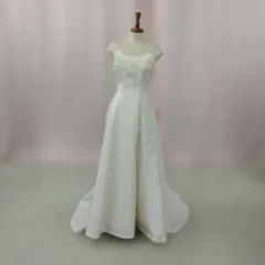刺繍付きホワイトAラインドレス ➉