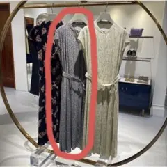 スナイデル　小花柄　プリントワンピース　モノトーン　白黒