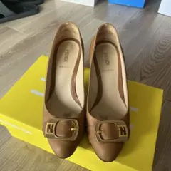 FENDI フェンディ パンプス Hロゴ金具 ブラウンのサムネイル