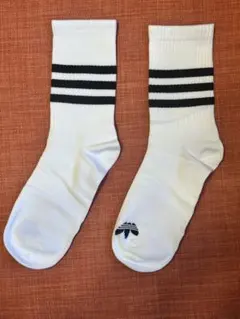 adidasoriginal ホワイト ストライプ ソックス