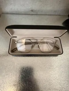 菅田将暉着用 Oakley オークリースクエアサングラス - メルカリ