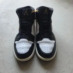 NIKE AIR JORDAN1 mid pollen 　US10.5