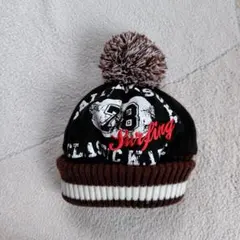 キッズ用ポンポン付きニット帽 黒と茶色