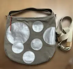 La＋h ラス ラージドットショルダーバッグ グレー×シルバー - メルカリ