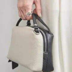 レア！ジャンニキアリーニ ALIFA S バイカラー バッグ 白黒 ショルダー