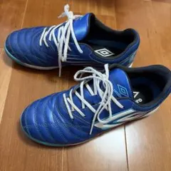 Umbro サッカーシューズ 青　トレーニングシューズ 22.5cm
