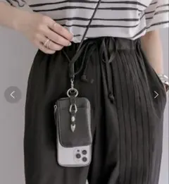 ear PAPILLONNER 本革　スマホショルダー/カードケース