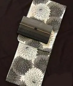 画像 2枚目の 赤帯つき◆大人浴衣◆上品高貴な丸菊づくし狢菊涼し浴衣◆新品 ◇大人浴衣◇上品高貴な丸菊づくし狢菊涼し浴衣◇新品 呉服店購入 大正