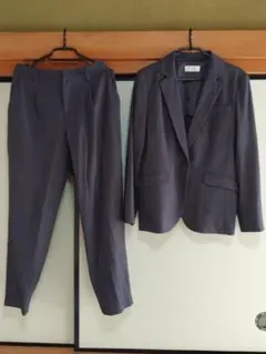 洗えるレデースグレー ビジネスパンツスーツ