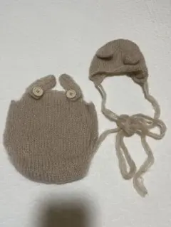 クマ耳付きニット帽子とオーバーオールセット