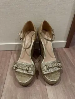 【美品】GUCCI グッチゴールドストラップサンダル 37½ 美脚 ハイヒール 2025年最新】GUCCI カラー：ゴールド系 サンダルの人気アイテム