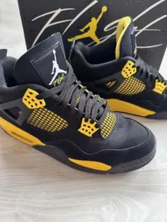 NIKE AIR JORDAN 4 RETRO 