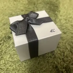 4°C シルバー ギフトボックス