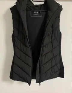 ZARA フード付き ブラックダウンベスト