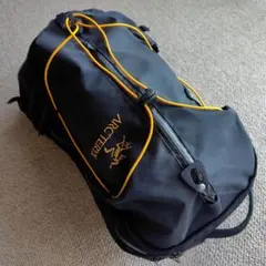 希少 カナダ製 ARC'TERYX ARRO22 アークテリクス アロー22