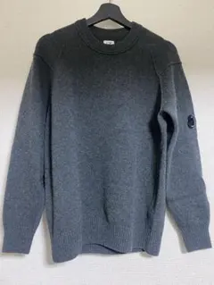 C.P. COMPANY ラムウール ニット レンズ M グレー 完売品のサムネイル
