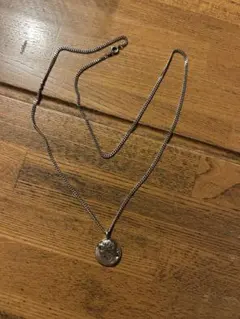 メダル型ペンダントネックレス シルバー