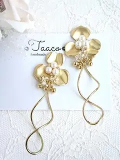 No.3992♡フラワーxウェーブフープピアス・イヤリング ハンドメイド