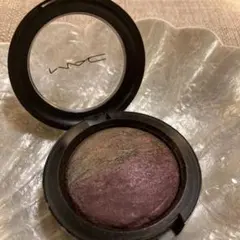 Item thumbnail for item e8a4503a-6e1f-48dc-8abb-b8daa9b6536c