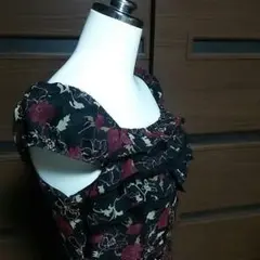 大幅再値下げ美品ペイトンプレイス花柄ワンピース♡サイズМ
