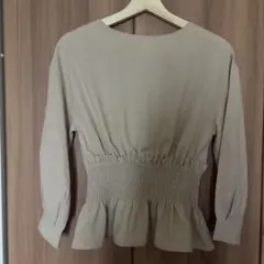 未使用品　ウエストシャーリングブラウス　トップス