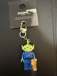 NYUNYU レゴ　キーホルダー　エイリアン風