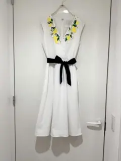 チェスティ　0 レモンビジューホワイトワンピース　白　刺繍　ビーズ　檸檬　リボン