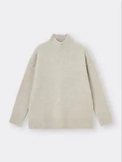 GU ベージュ M パフィータッチハイネックセーター　ニット