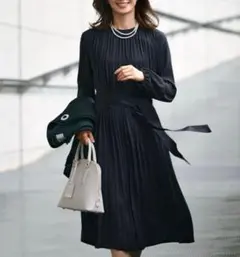 極美品✨️￥9.4万 23SS エブール ポリシルクタフタプリーツワンピース