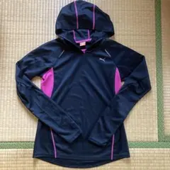 PUMA 長袖フード付きTシャツ