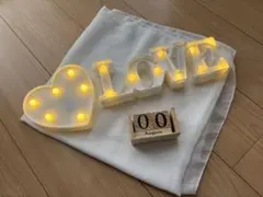 ハート型 LOVE ライト、テーブルクロス、日付ブロック