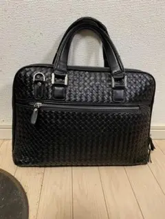 お洒落で軽い.ボッティガ.タイプ‼️5年にで15.000円で購入しました‼️