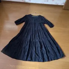 DOUX ARCH IVESブラック 刺繍レース ティアードワンピースのサムネイル