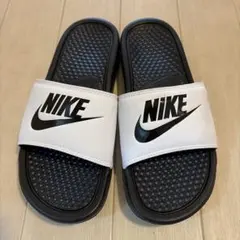 NIKE ベナッシ サンダル ホワイト/ブラック