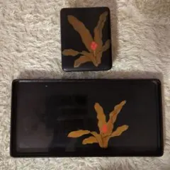 アンティーク　トレイセット　黒漆器　万年青柄