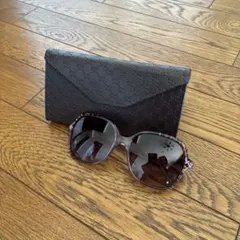 美品 GUCCI グッチ サングラス ブラック ブルー系レンズ ケースメガネ