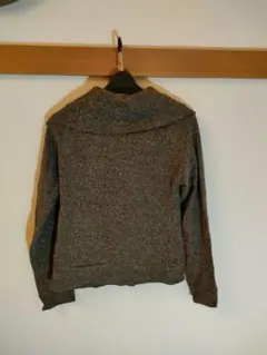 P*E様 グレーの長袖ニットセーター