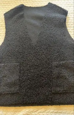 もこもこベスト　ブラック　1回のみ着用