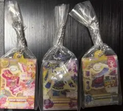 アイカツ　ガチャ　だれでもアイドル活動アクリルチャーム いちご セイラ 美月