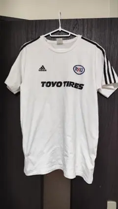 adidas 流通経済大学サッカー部移動着Tシャツ XOサイズ