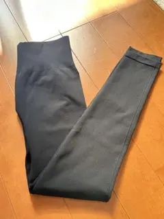 【2着セット】【ユニクロ　ヒートテック】レギンス　黒　Ｌ