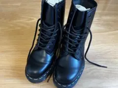 Dr.Martens 1460 ホワイトステッチ8ホール UK4