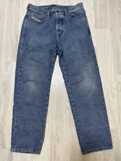 DIESEL 2010-FS4 エンボスロゴ ストレートジーンズ